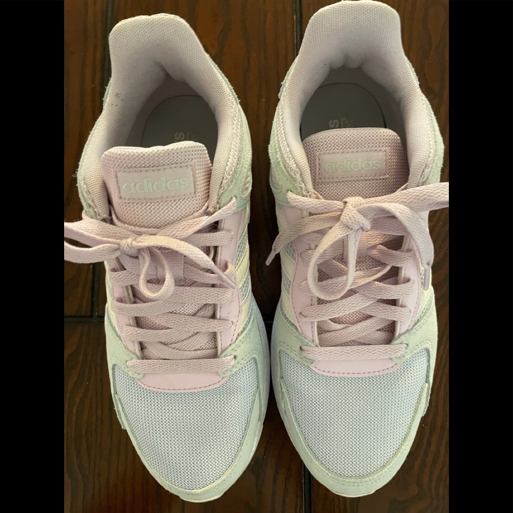 Women’s Adidas shoes size 8